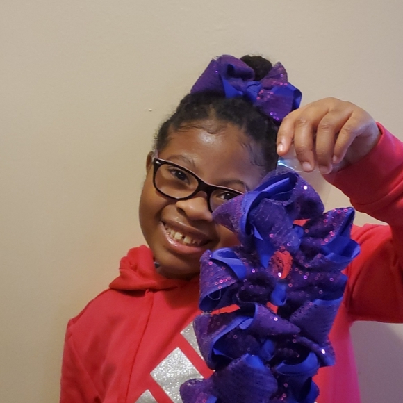 Bows - Picture 2 of 4